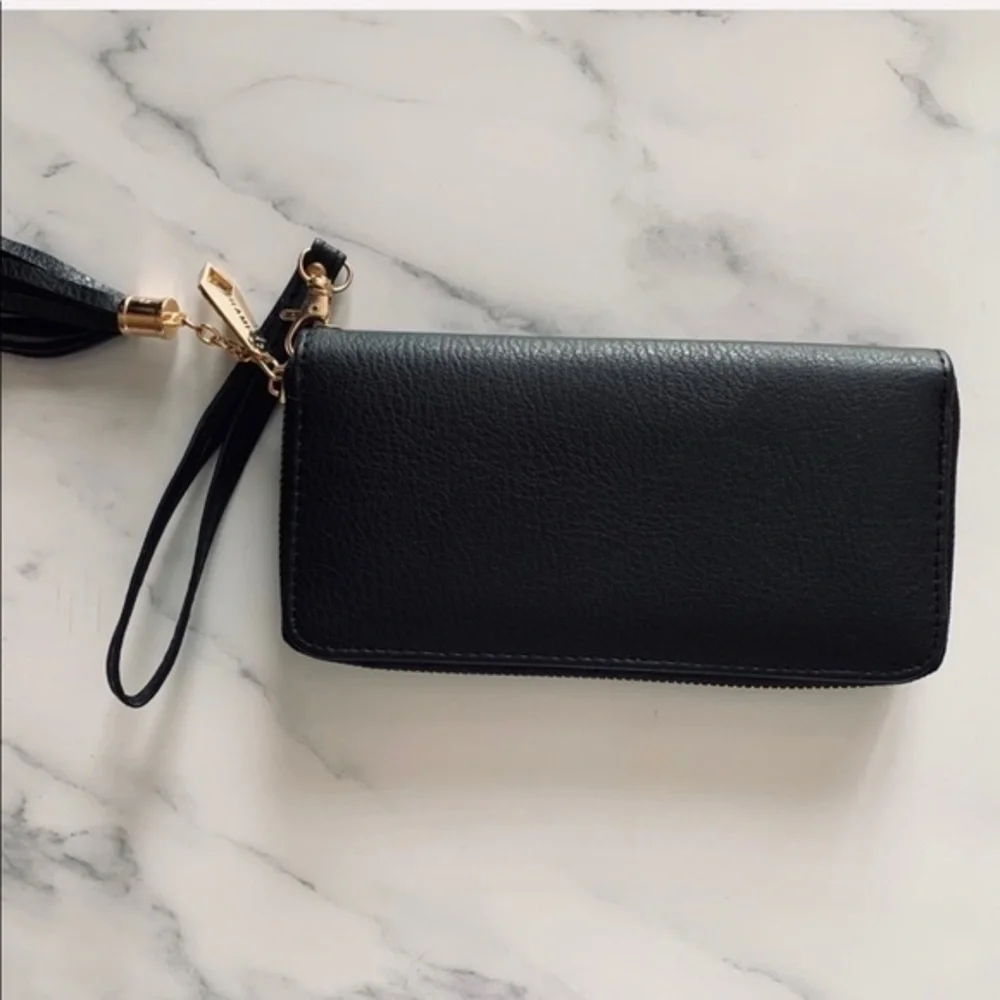 Rampage wristlet wallet